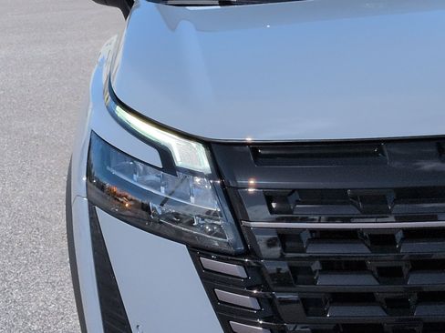 New 2026 Nissan Pathfinder Platinum image 11