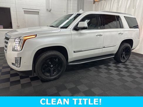 Used 2018 Cadillac Escalade Luxury image 1