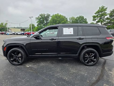 Used 2023 Jeep Grand Cherokee L Limited w/ Black Appearance Package RWD image 8