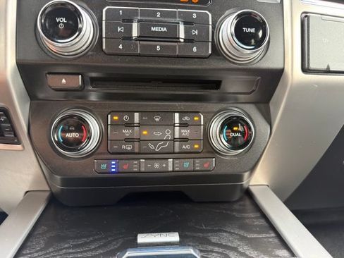 Used 2018 Ford F350 Platinum w/ Platinum Ultimate Package AWD/4WD image 23