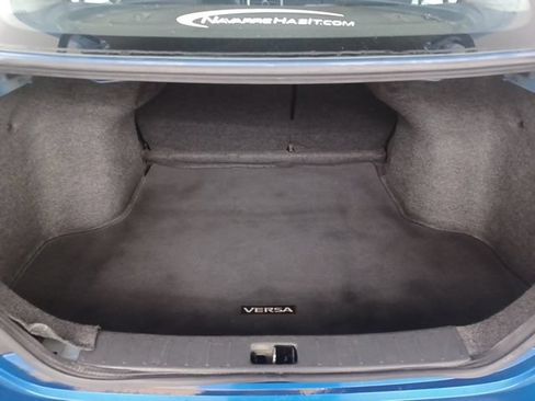 Used 2014 Nissan Versa SV FWD image 12
