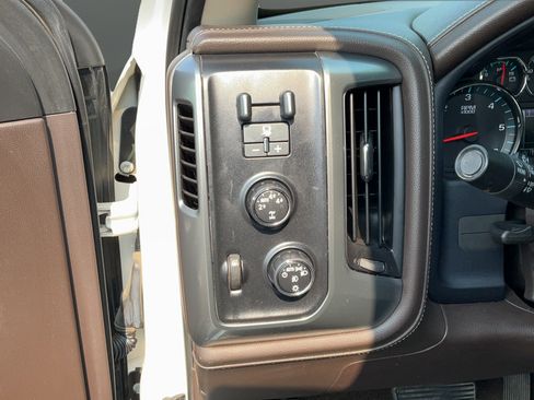 Used 2015 Chevrolet Silverado 1500 LTZ AWD/4WD image 32