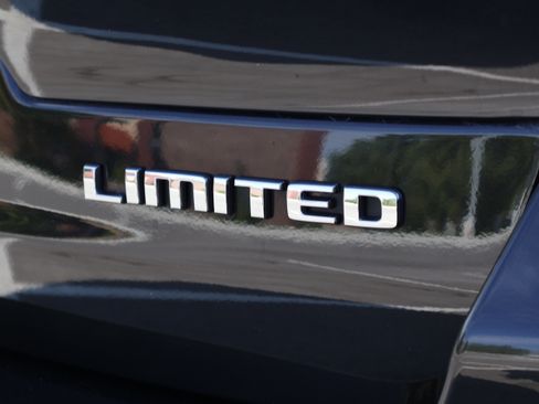 Used 2022 Jeep Grand Cherokee L Limited image 18