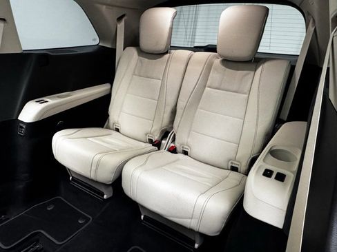 Used 2023 Mercedes-Benz GLS 450 4MATIC image 24