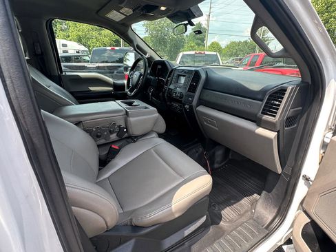 Used 2021 Ford F250 XL w/ Power Equipment Group image 17