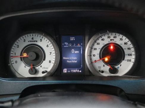 Used 2017 Toyota Sienna SE Premium FWD image 23