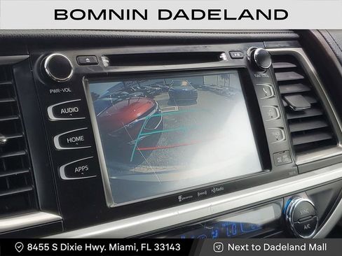 Used 2017 Toyota Highlander SE image 21