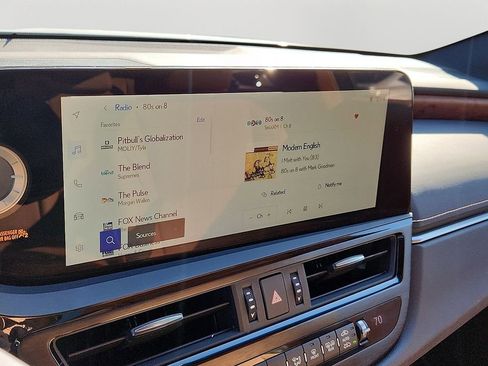 Used 2023 Lexus ES 250 w/ Premium Package image 18