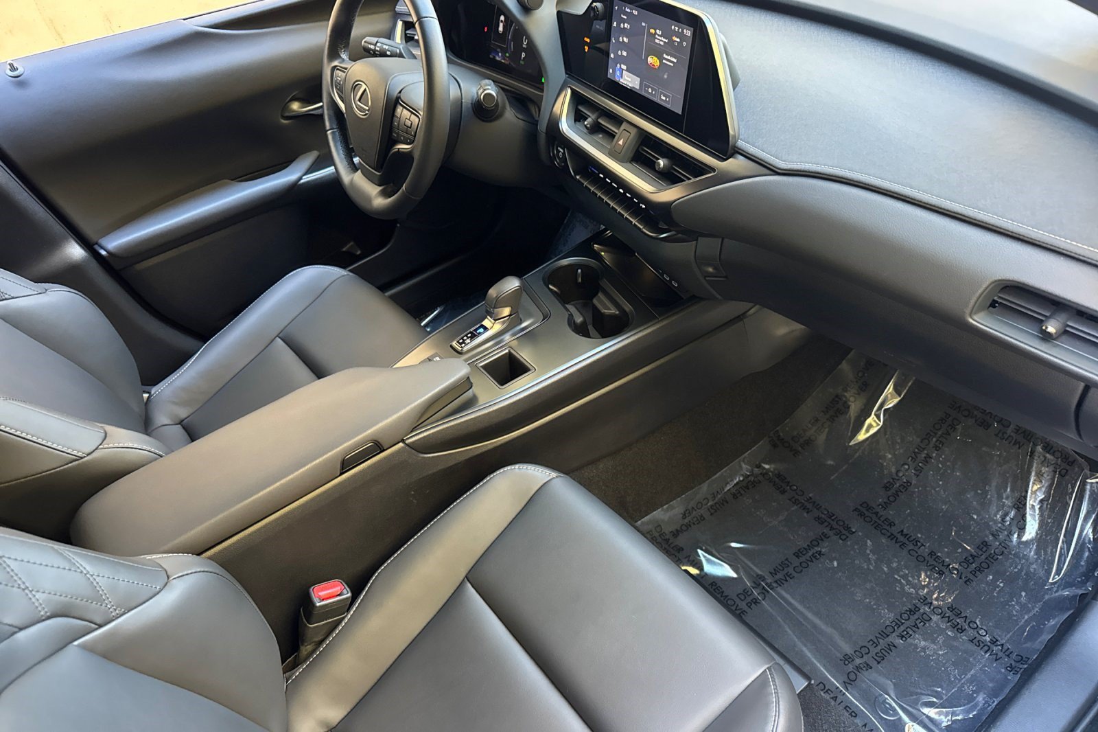Certified 2025 Lexus UX 300h FWD w/ Accessory Package (Z2) image 34