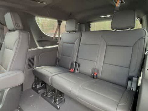 New 2026 Chevrolet Suburban High Country AWD/4WD image 29
