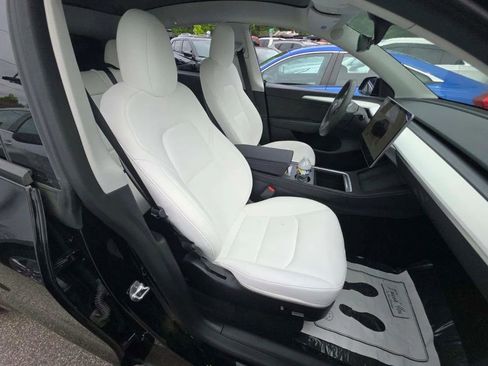 Used 2023 Tesla Model Y Performance AWD/4WD image 2
