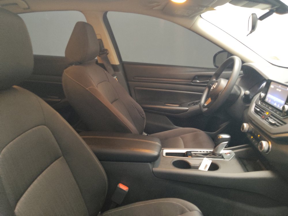 Used 2024 Nissan Altima 2.5 S FWD image 21