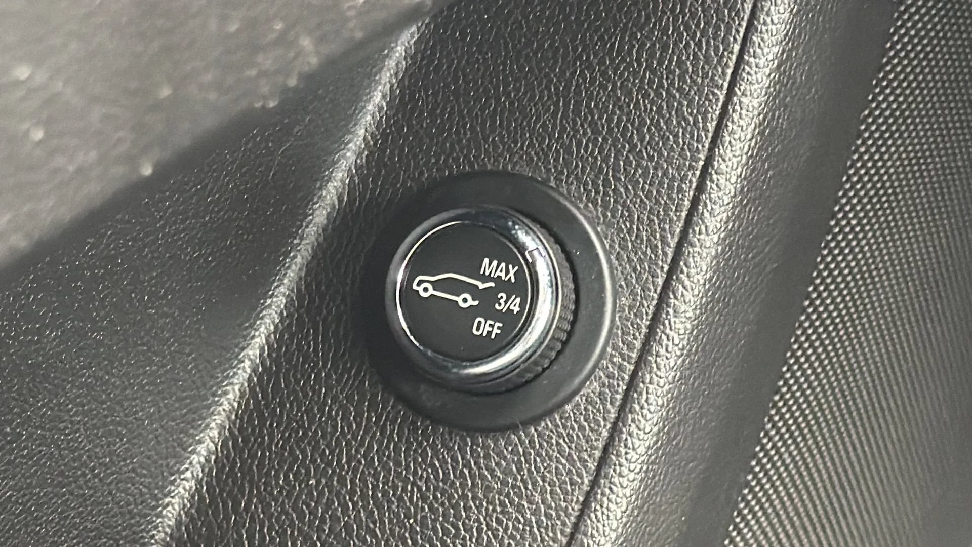 Used 2019 Chevrolet Traverse LT AWD/4WD image 16
