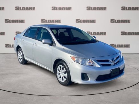 Used 2011 Toyota Corolla LE image 7