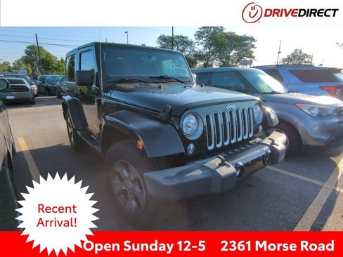 Used 2017 Jeep Wrangler Sahara w/ Connectivity Group AWD/4WD image 1