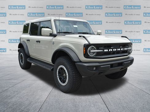 New 2026 Ford Bronco Outer Banks w/ Sasquatch Package AWD/4WD image 3