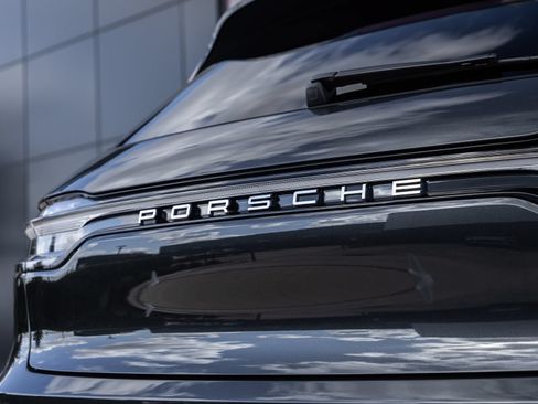 Certified 2026 Porsche Macan AWD/4WD image 14