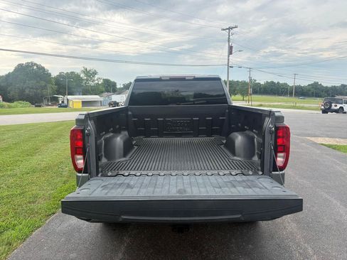 Used 2020 GMC Sierra 1500 Elevation w/ Elevation Value Package AWD/4WD image 4