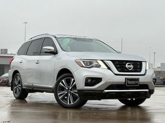 Used 2019 Nissan Pathfinder Platinum video 2