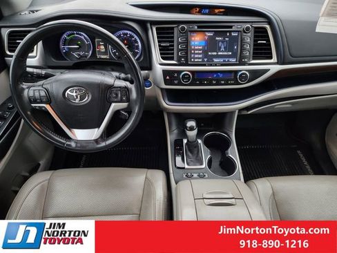 Used 2016 Toyota Highlander Limited AWD/4WD image 26