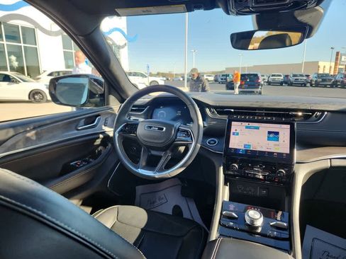 Used 2023 Jeep Grand Cherokee L Overland image 23