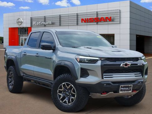 Used 2025 Chevrolet Colorado ZR2 w/ Technology Package AWD/4WD image 1