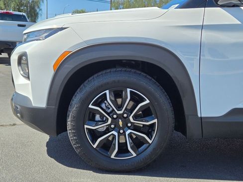 Used 2023 Chevrolet TrailBlazer ACTIV w/ Sun and Liftgate Package image 8
