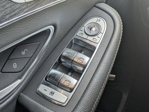 Used 2021 Mercedes-Benz C 300 Sedan image 8