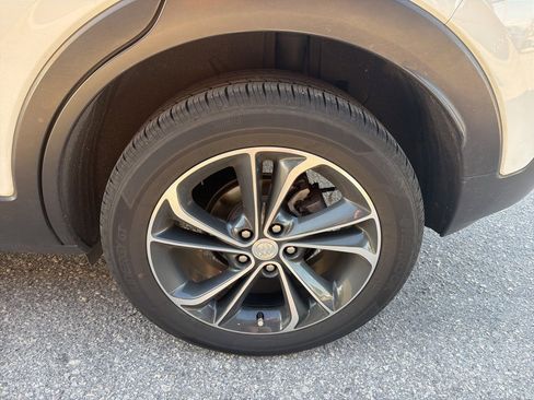 Used 2022 Buick Encore GX Essence image 6