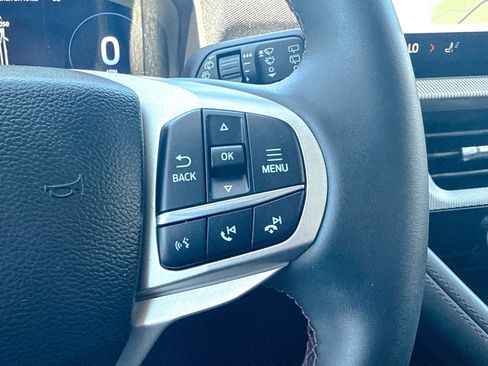 Used 2025 Ford Explorer Active AWD/4WD image 45