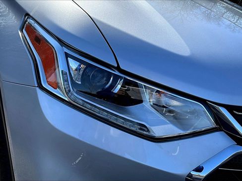 Used 2019 Chevrolet Traverse LT w/ LT Premium Package image 34