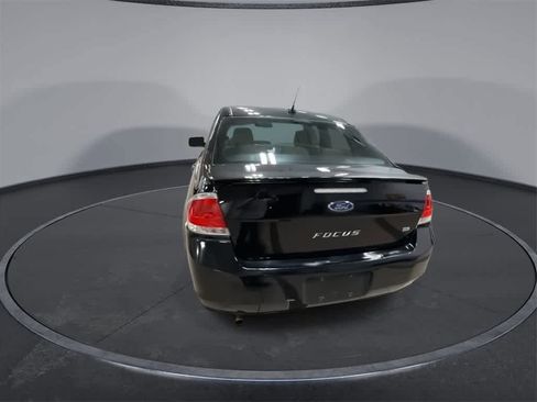 Used 2010 Ford Focus SE image 7