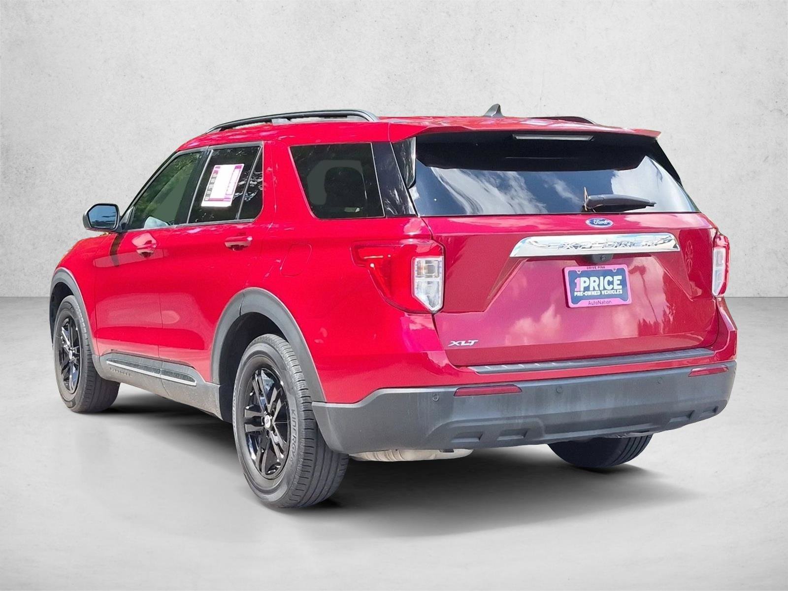 Used 2023 Ford Explorer XLT RWD image 9