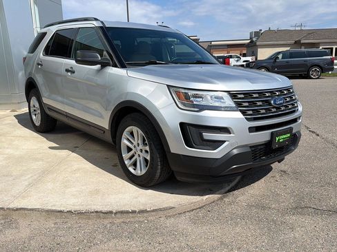 Used 2017 Ford Explorer 4WD w/ Class II Trailer Tow Package image 7