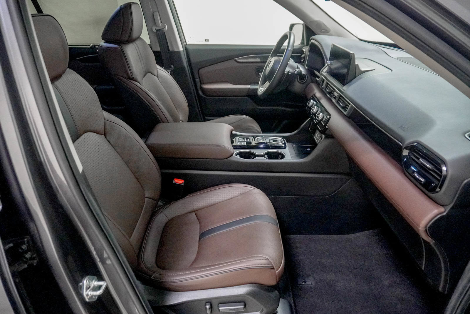 Certified 2025 Honda Pilot Elite image 32