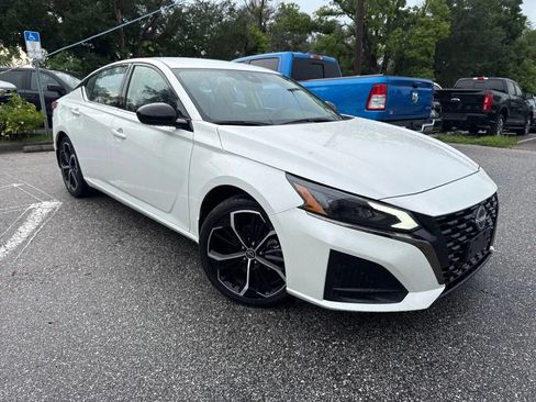 Used 2024 Nissan Altima 2.5 SR FWD image 5