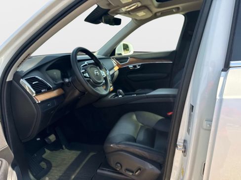 Used 2023 Volvo XC90 B5 Plus w/ Protection Package Premier AWD/4WD image 16