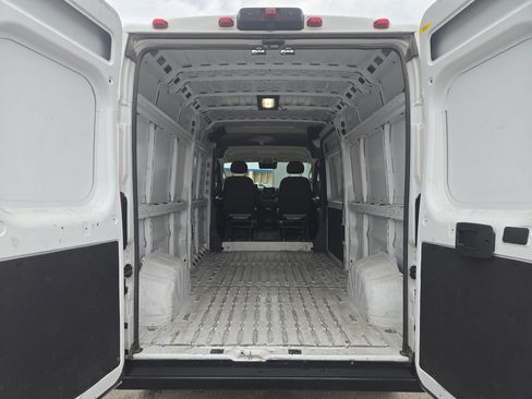 Used 2024 RAM ProMaster 2500 w/ Convenience Group FWD image 11