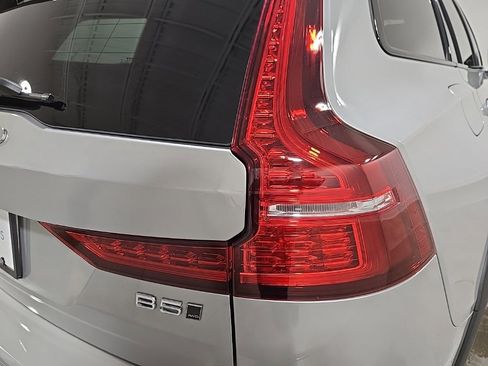 Used 2025 Volvo V60 B5 Cross Country Plus image 20
