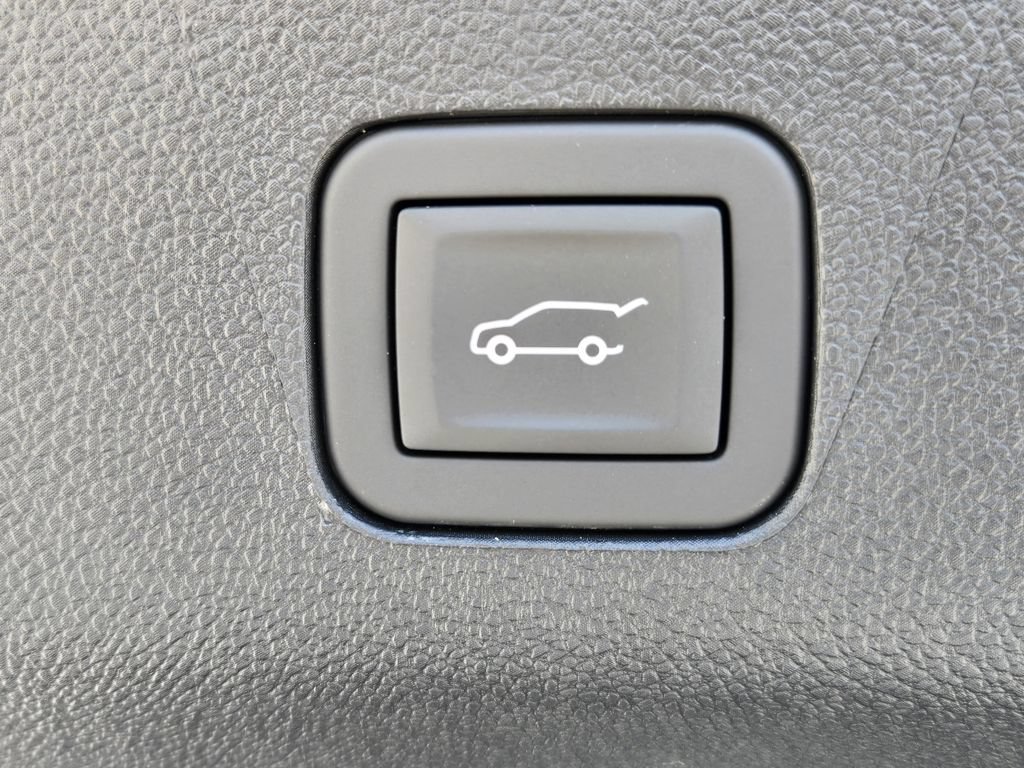 New 2026 GMC Yukon Denali w/ Denali Reserve Package AWD/4WD image 11