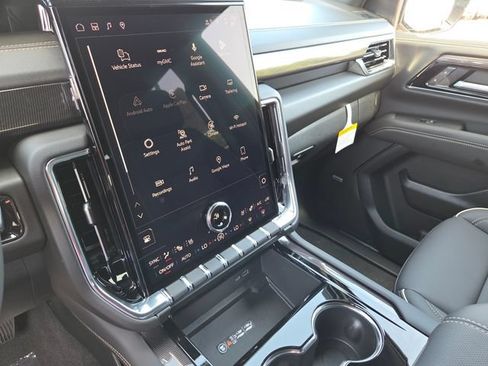 New 2026 GMC Yukon Elevation w/ Elevation Premium Package AWD/4WD image 36