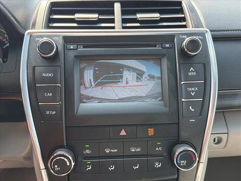 Used 2015 Toyota Camry LE FWD image 19