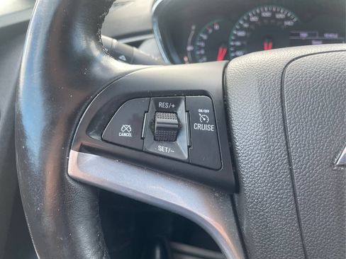 Used 2020 Chevrolet Trax LT w/ Sun & Sound Package AWD/4WD image 29