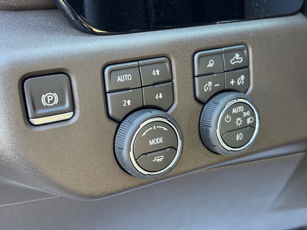 New 2026 Chevrolet Silverado 1500 RST w/ Dark Appearance Package AWD/4WD image 13