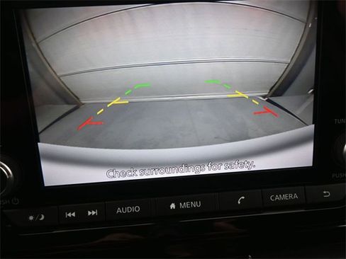 Used 2025 Nissan Pathfinder SV image 16