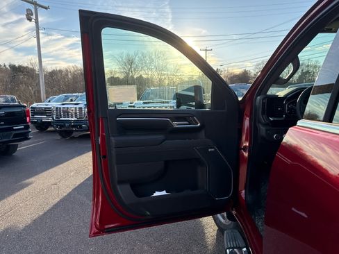 New 2026 GMC Sierra 2500 SLT w/ SLT Premium Package image 17