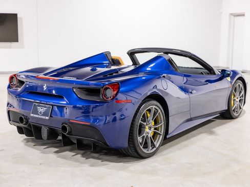 Used 2019 Ferrari 488 Spider image 9