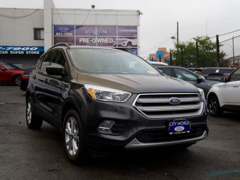 Used 2018 Ford Escape SE AWD/4WD image 1