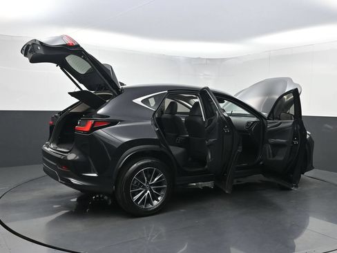 Used 2025 Lexus NX 250 FWD w/ Towing Package (2000 Lbs) image 38