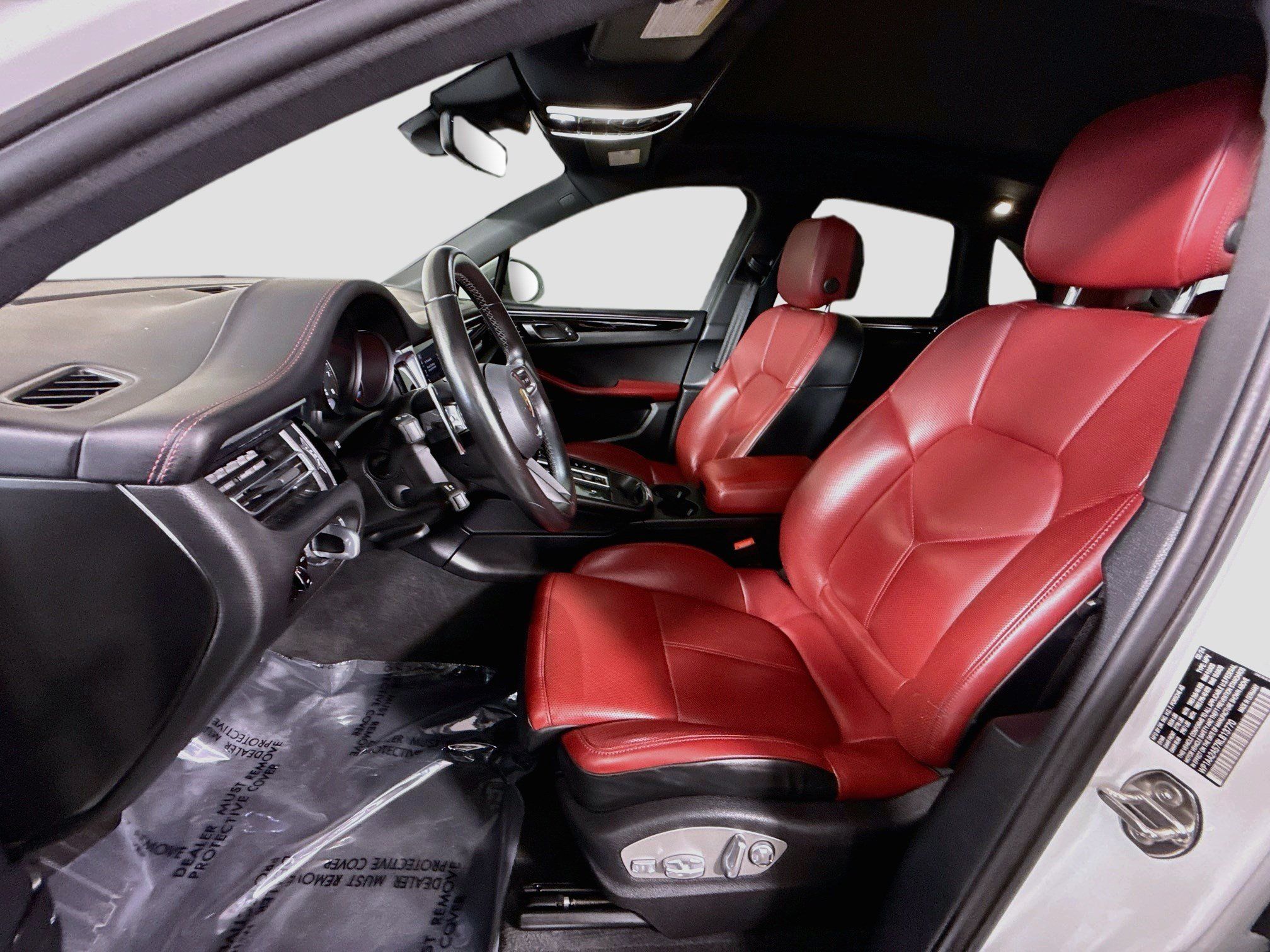 Used 2024 Porsche Macan AWD/4WD image 22